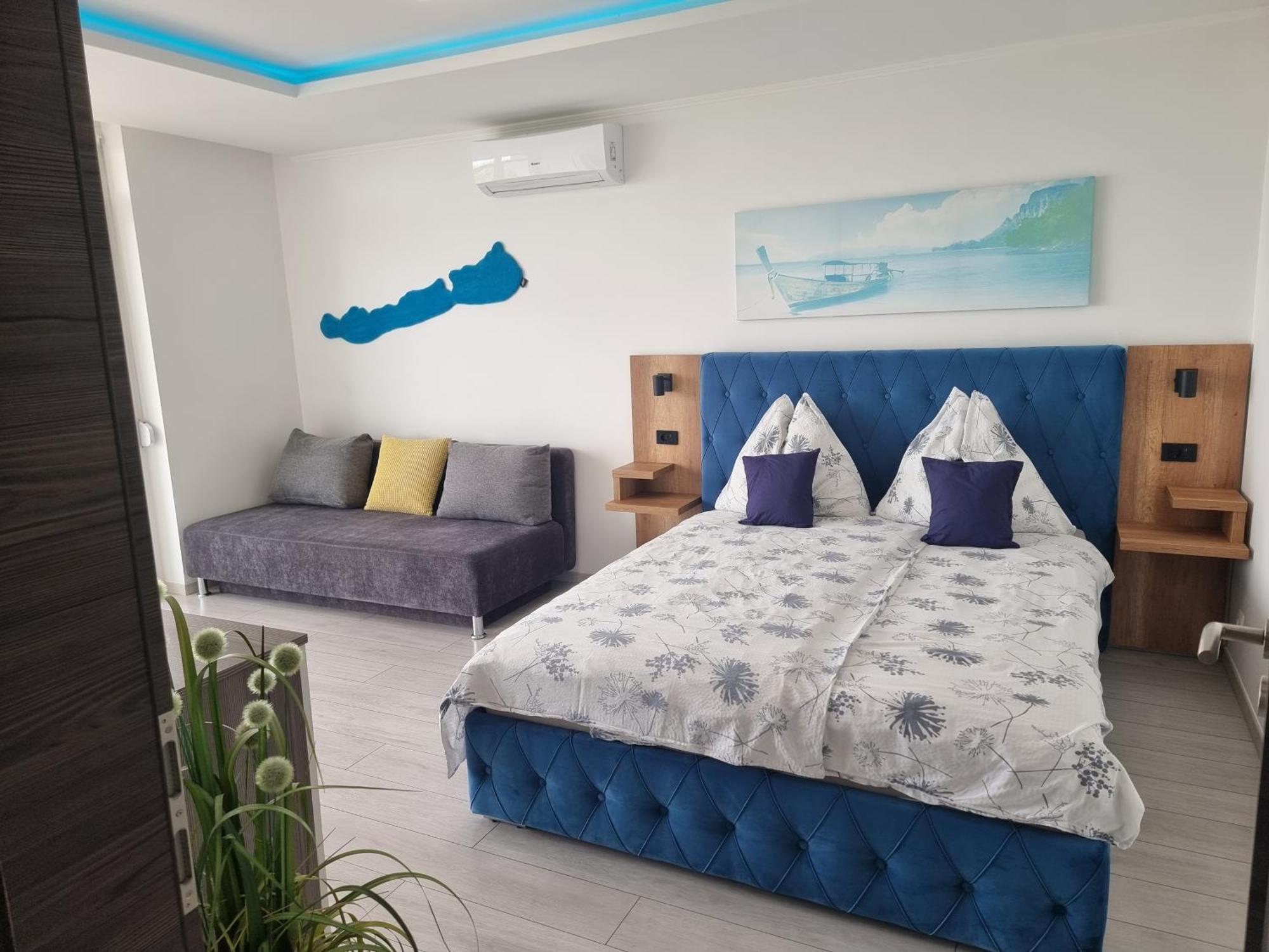 Lakeview Apartment